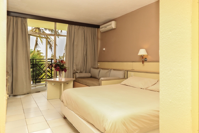 Imagen de la habitación del Hotel Kombo Beach Resort. Foto 6