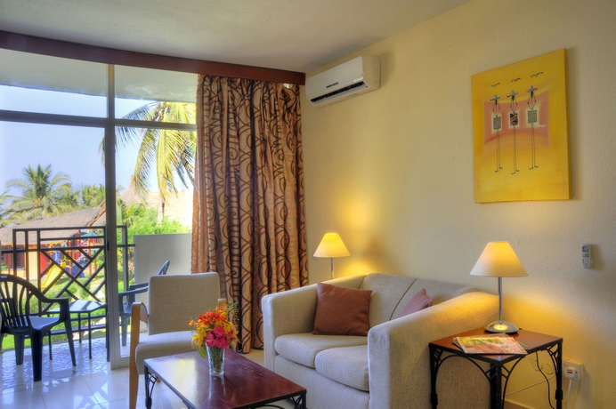 Imagen de la habitación del Hotel Kombo Beach Resort. Foto 9