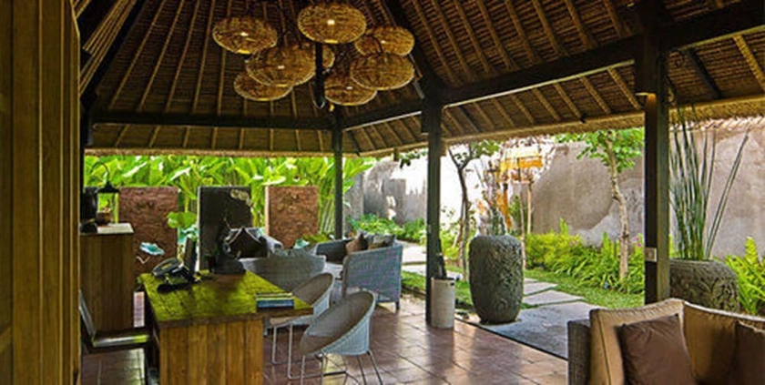 Imagen de los interiores del Hotel Komea Villa. Foto 19