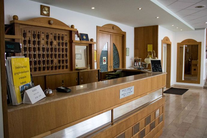 Imagen de los interiores del Hotel Komfort Plat&aacute;n. Foto 17
