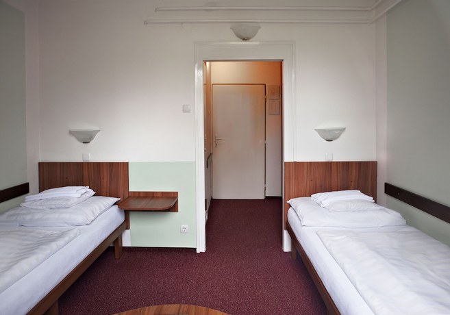 Imagen de la habitación del Hotel Komfort Plat&aacute;n. Foto 8