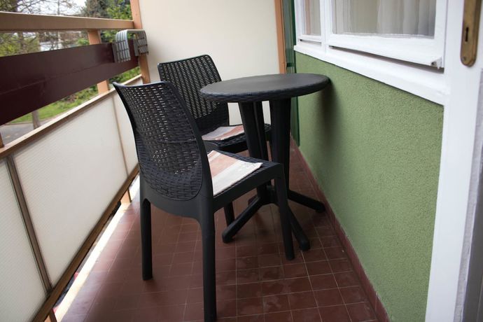 Imagen de la habitación del Hotel Komfort Plat&aacute;n. Foto 10