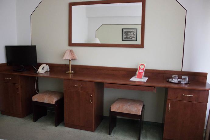 Imagen de la habitación del Hotel Komfort Plat&aacute;n. Foto 13