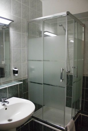 Imagen de la habitación del Hotel Komfort Plat&aacute;n. Foto 15