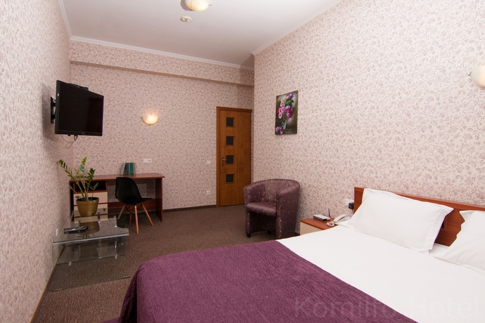 Imagen de la habitación del Hotel Komilfo. Foto 2