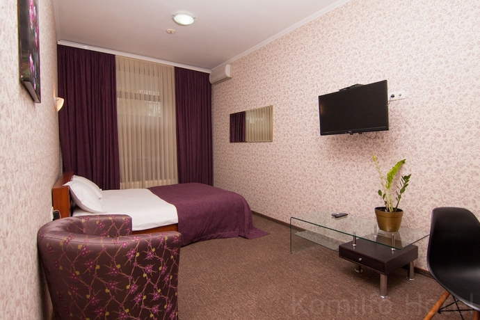 Imagen de la habitación del Hotel Komilfo. Foto 3