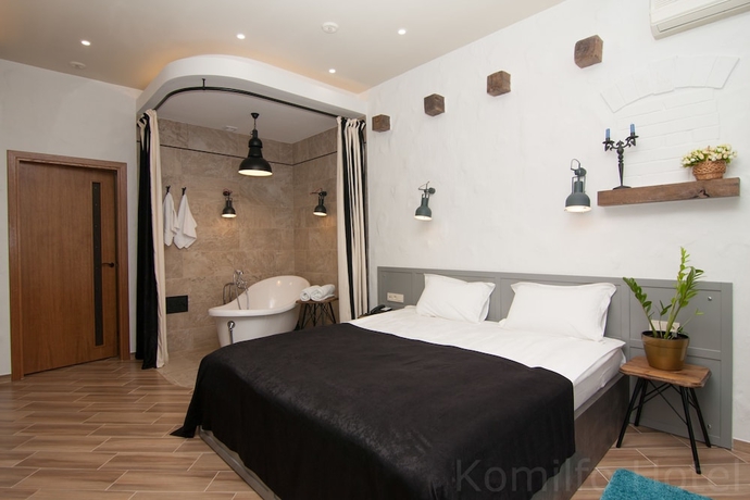 Imagen de la habitación del Hotel Komilfo. Foto 8