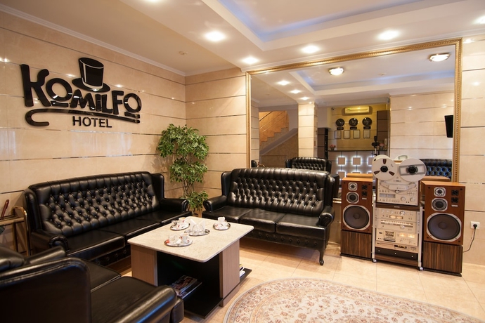 Imagen de los interiores del Hotel Komilfo. Foto 19