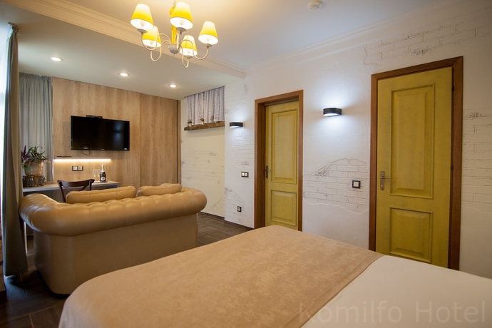 Imagen de la habitación del Hotel Komilfo. Foto 16