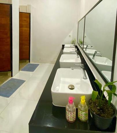 Imagen de la habitación del Hotel Komodo Indah and Hostel. Foto 15