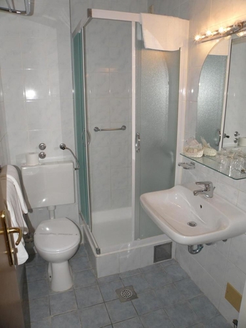 Imagen de la habitación del Hotel Komodor. Foto 3