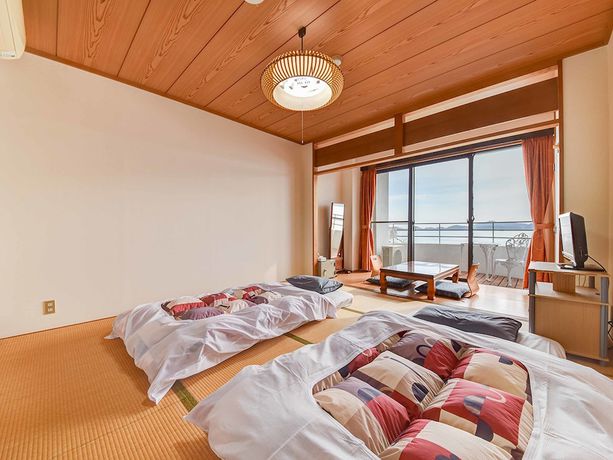 Imagen de la habitación del Hotel Komogakushi Onsen Sanyo Club. Foto 9