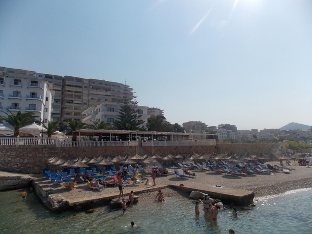 Imagen de los exteriores del Hotel Kompleks Joni. Foto 16