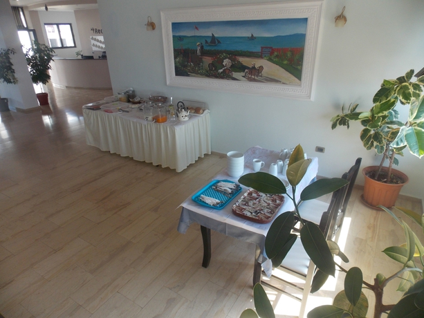 Imagen del bar/restaurante del Hotel Kompleks Joni. Foto 3