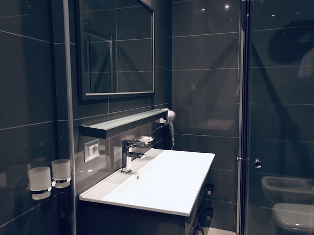 Imagen de la habitación del Hotel Kompleksi Arifi. Foto 12