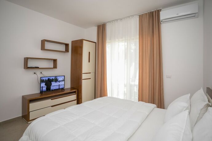 Imagen de la habitación del Hotel Kompleksi Royal. Foto 18