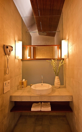 Imagen de la habitación del Hotel Komune and Beach Club Bali. Foto 10