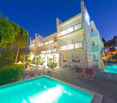 Imagen general del Hotel Kon Tiki. Foto 2