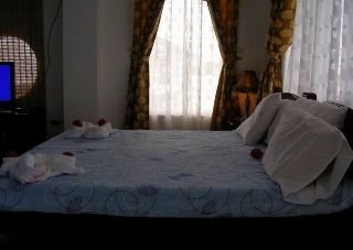 Imagen de la habitación del Hotel Kon Tiki Marina. Foto 13