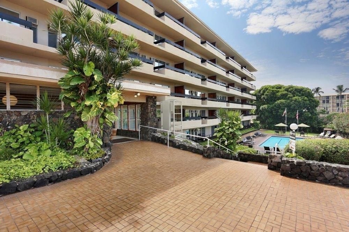 Imagen de los exteriores del Hotel Kona Seaside. Foto 9