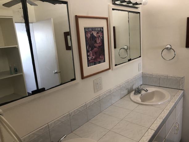 Imagen de la habitación del Hotel Kona Tiki. Foto 4