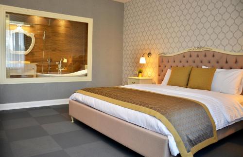 Imagen de la habitación del Hotel Konak. Foto 12