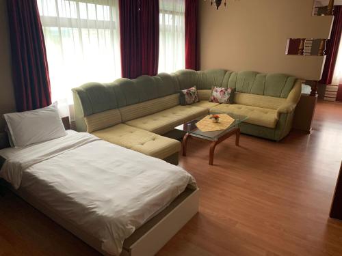 Imagen de la habitación del Hotel Konak. Foto 16