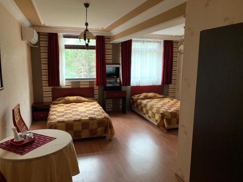 Imagen de la habitación del Hotel Konak. Foto 17