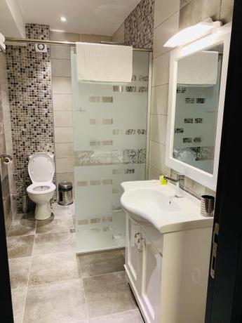 Imagen de la habitación del Hotel Konak. Foto 18