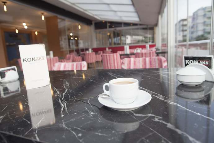 Imagen del bar/restaurante del Hotel Konaks Otel. Foto 3