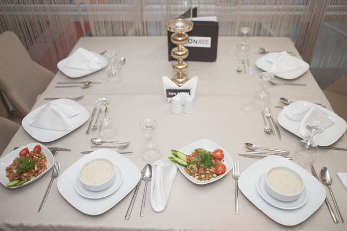 Imagen del bar/restaurante del Hotel Konaks Otel. Foto 5