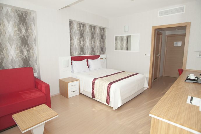 Imagen de la habitación del Hotel Konaks Otel. Foto 17