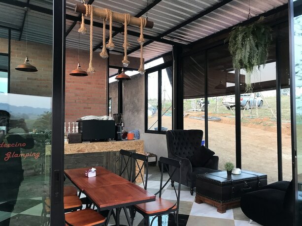 Imagen general del Hotel Kondee Cino Caf&egrave; and Glamping. Foto 6