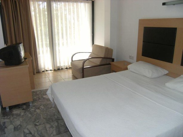 Imagen de la habitación del Hotel Kondu. Foto 13