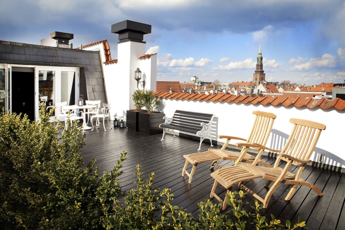 Imagen de los exteriores del Hotel Kong Frederik. Foto 11