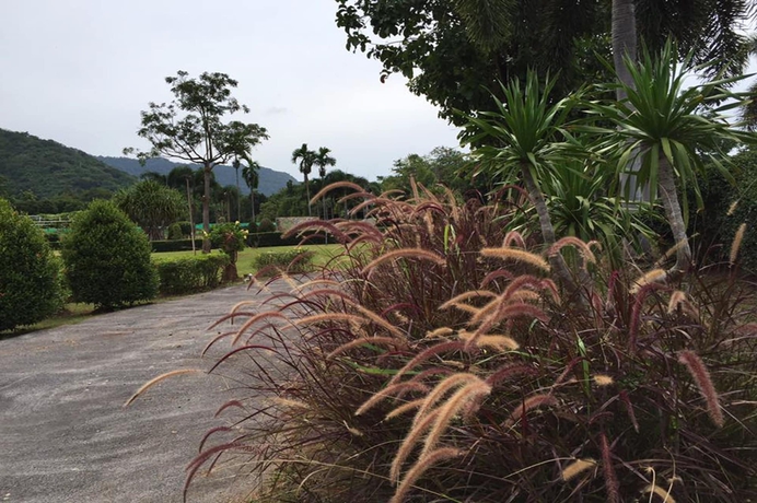 Imagen de los exteriores del Hotel Kong Garden Resort. Foto 13