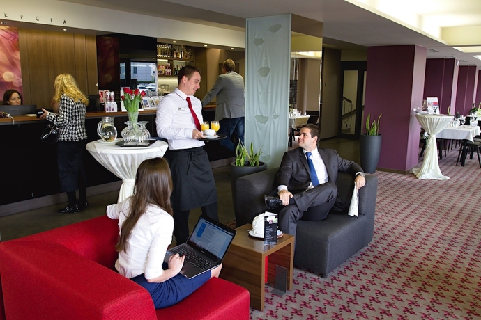 Imagen de los interiores del Hotel Kongres Roca. Foto 19