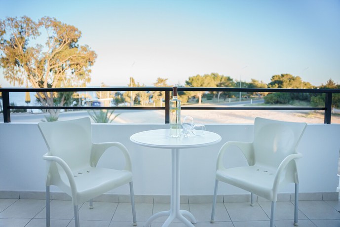 Imagen de la habitación del Hotel Konnos Bay Gardens. Foto 13
