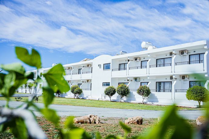 Imagen de los exteriores del Hotel Konnos Bay Gardens. Foto 16