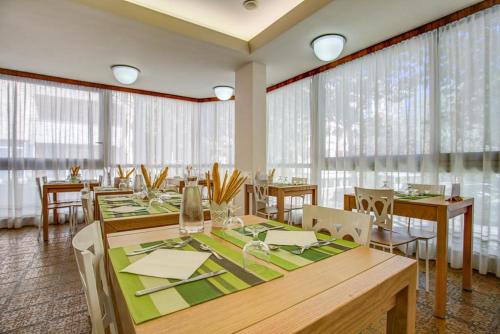 Imagen general del Hotel Konrad, Rimini. Foto 3