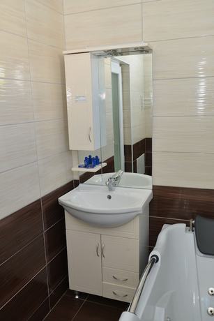 Imagen de la habitación del Hotel Konstantin. Foto 16