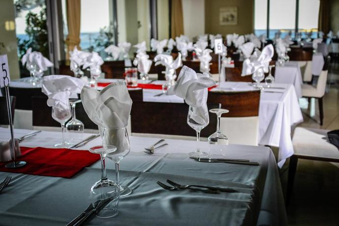 Imagen del bar/restaurante del Hotel Konstantinos Palace. Foto 3