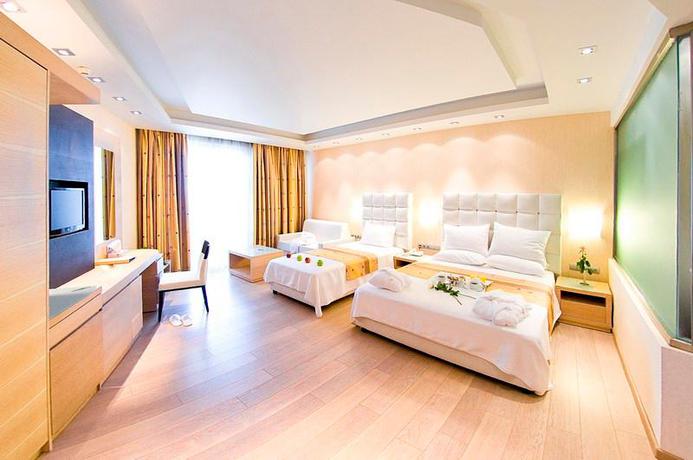 Imagen de la habitación del Hotel Konstantinos Palace. Foto 8