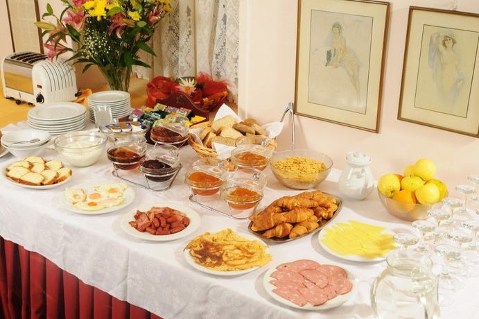 Imagen del bar/restaurante del Hotel Konstantinoupolis. Foto 5