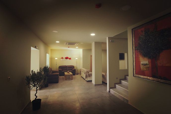 Imagen de los interiores del Hotel Kontes. Foto 17