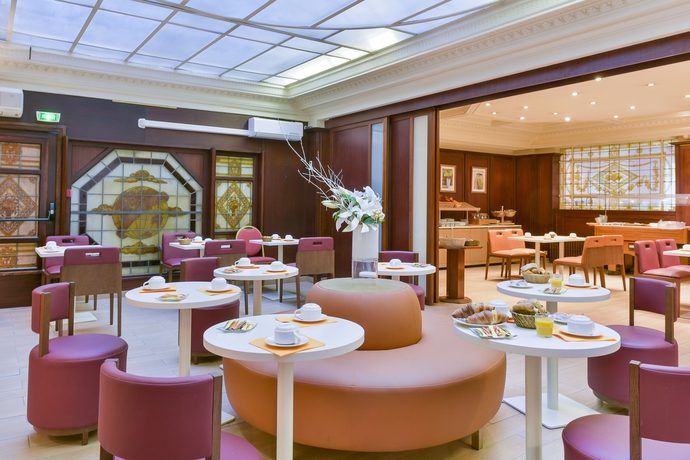 Imagen del bar/restaurante del Hotel Konti By Happyculture. Foto 2