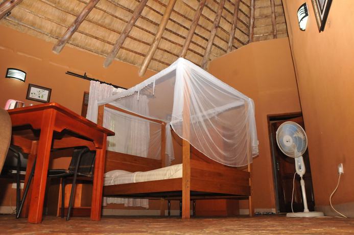 Imagen de la habitación del Hotel Kontiki Hoima. Foto 10