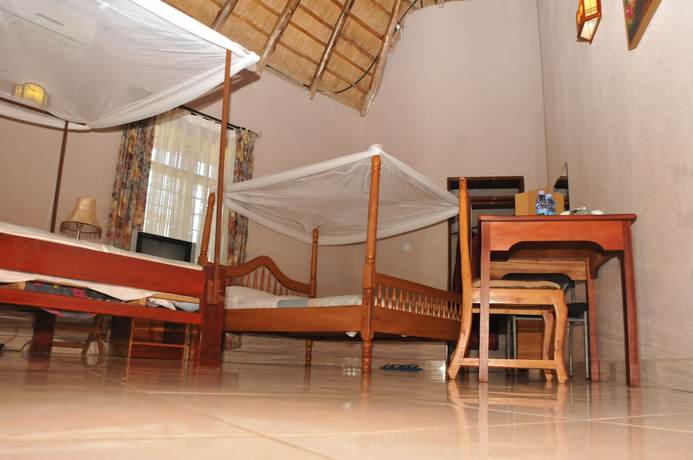 Imagen de la habitación del Hotel Kontiki Hoima. Foto 13