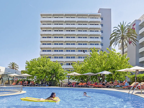 Imagen de la piscina del Hotel Kontiki Playa. Foto 4