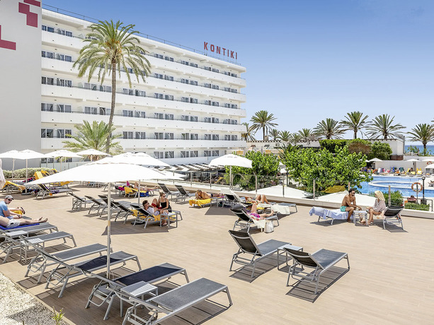 Imagen de la piscina del Hotel Kontiki Playa. Foto 5